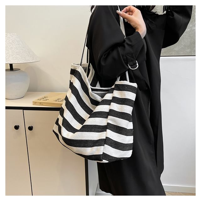 Maorong-Striped Tote Bag