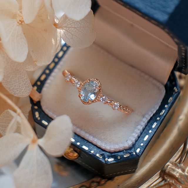 DECADES-Gemstone Ring