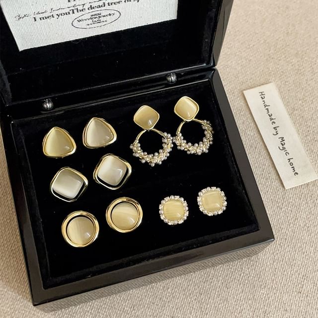 Panda Dama-Gemstone Stud Earring