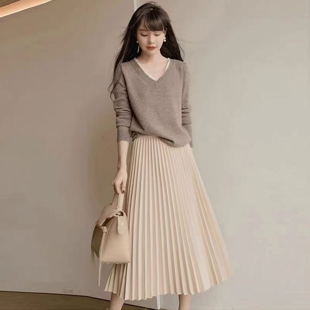 V Neck Sweatshirt Skirt Set Greige その他 | visionaize.ai