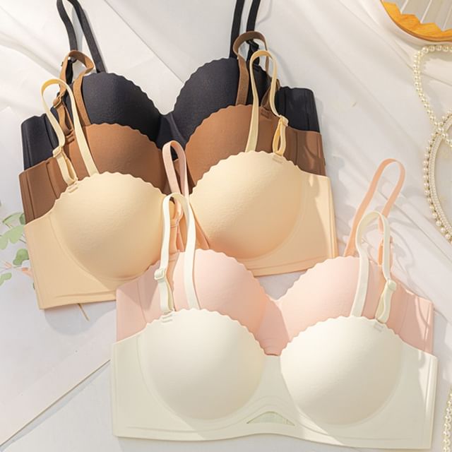 Gecko-Scallop Trim Bra
