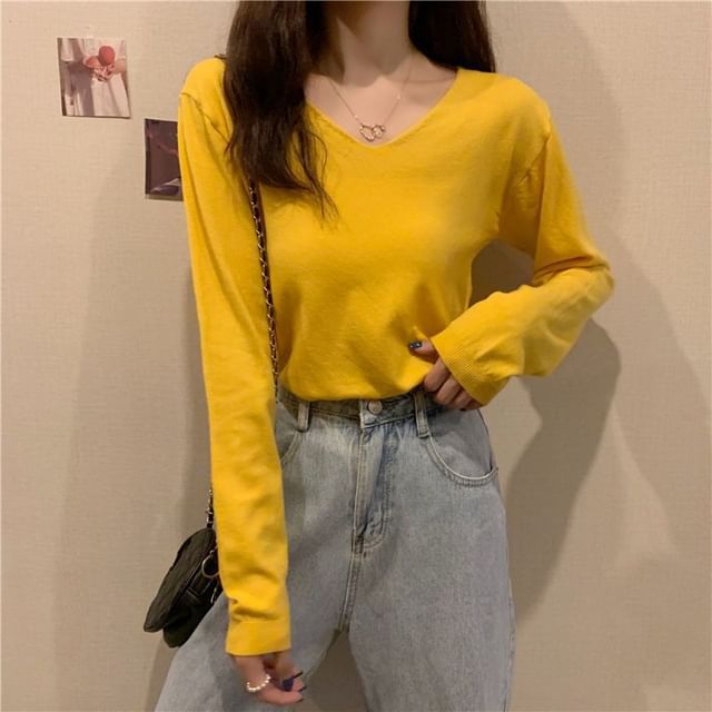 Sisyphi-Long-Sleeve V-Neck Plain Knit Top