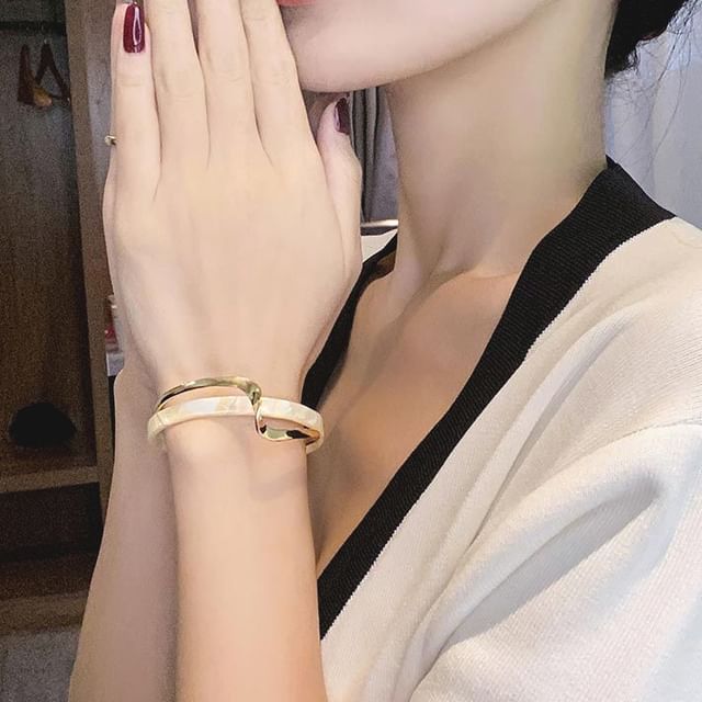 Joodii-Irregular Layered Open Bangle