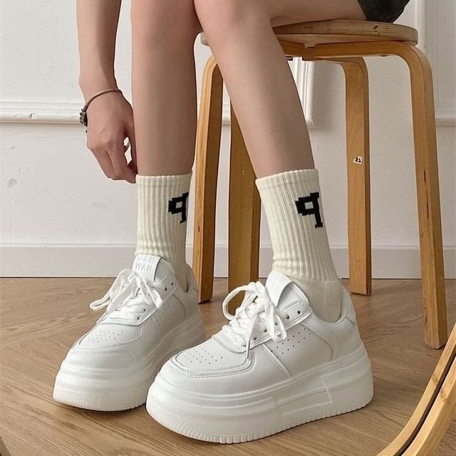 Sleeko-Platform Plain Lace Up Sneakers