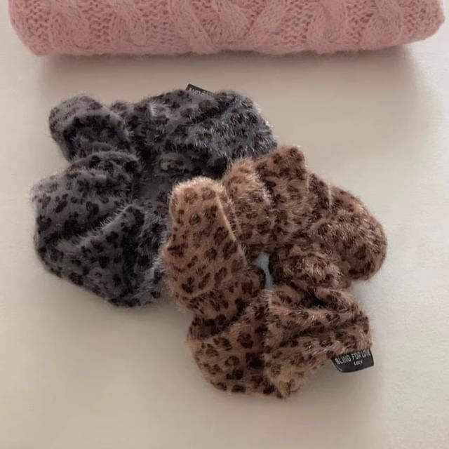 Show Mind-Leopard Print Scrunchie