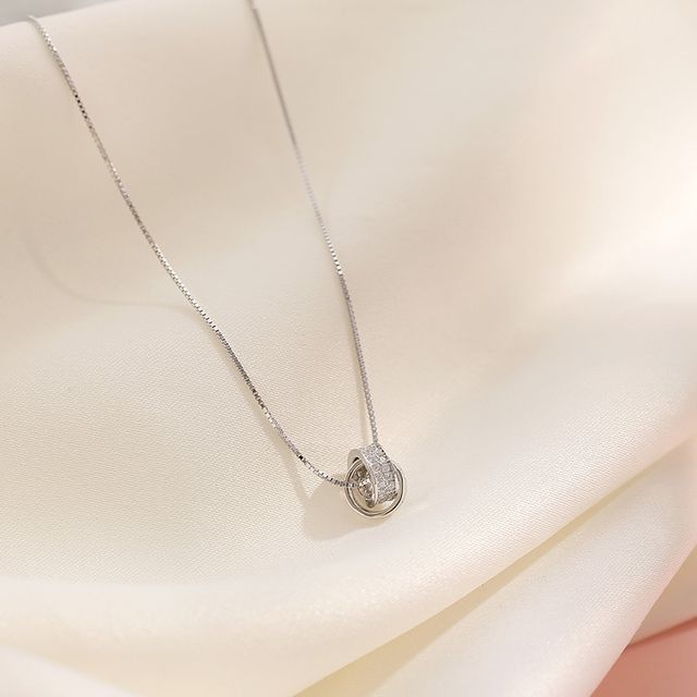 Toinianimos-Interlocking Hoop Pendant Sterling Silver Necklace