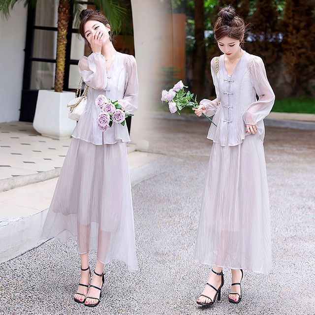 Honey River Set: Long-Sleeve V-Neck Button-Up Plain Top High