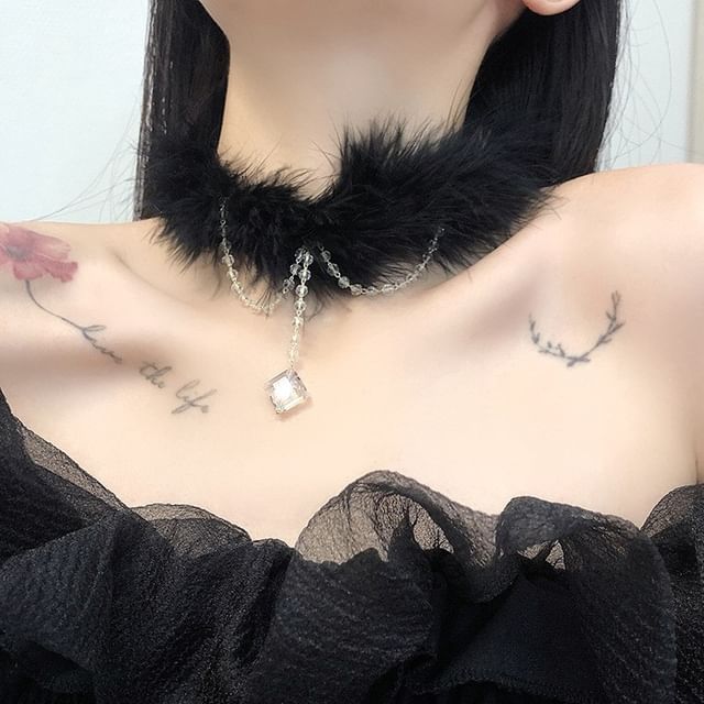 Chimerro-Faux Crystal Pendant Chenille Choker
