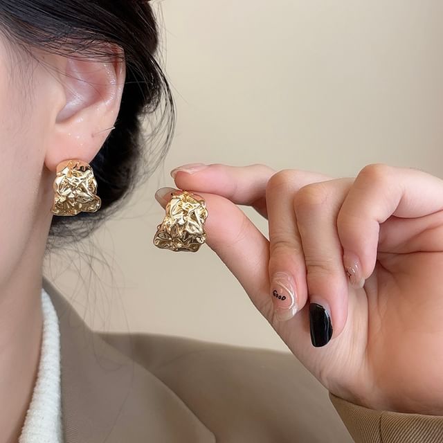 Jael-Twisted Stud Earring