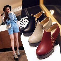 Shoes Galore - Block Heel Loafers Shoes Galore - Block Heel Loafers