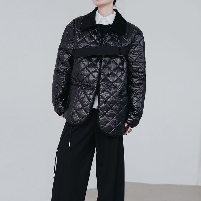 SIMPLE BLACK-Collared Quilted Button Jacket