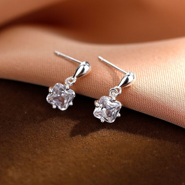 Kamuel-Waterdrop Stud Earring