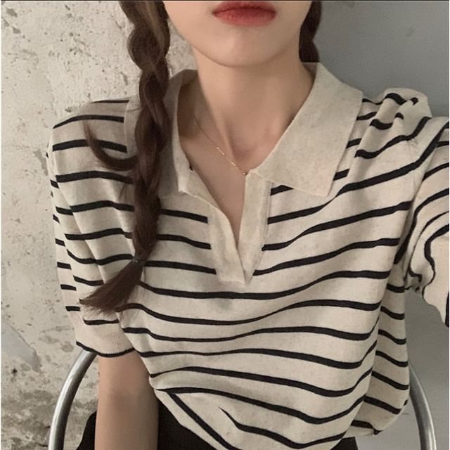 INEN-Elbow-Sleeve V-Neck Collared Striped Tee