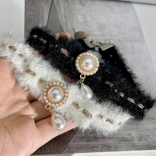 Fluffy choker hot sale