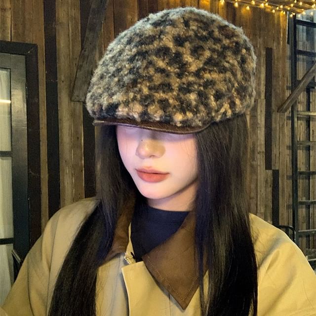 Anavanda-Leopard Print Chenille Flat Cap