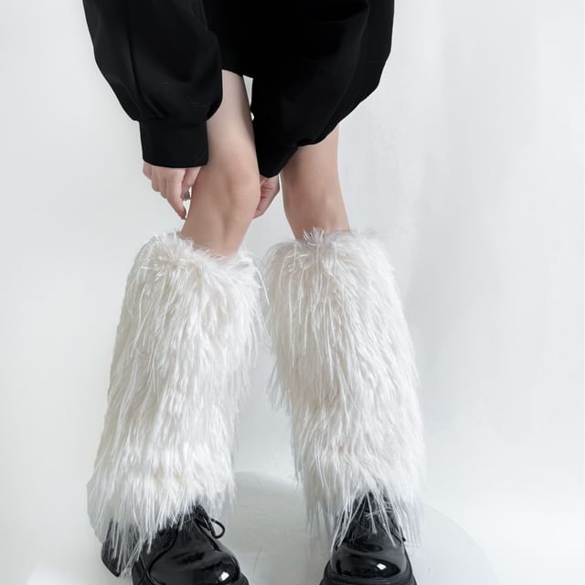 Gentiana-Plain Fluffy Leg Warmers