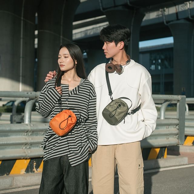 Hikuozy-Plain Drawstring Crossbody Bag