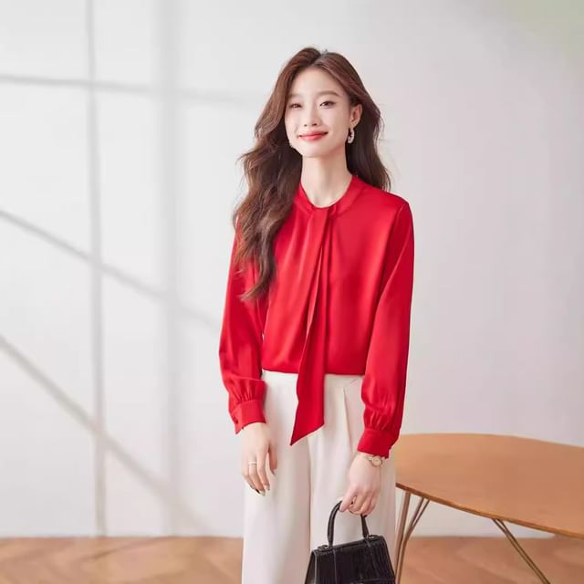 Princess Min-Puff-Sleeve Plain Tie-Neck Blouse