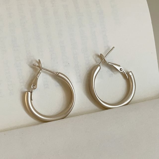 Panda Dama-Hoop Matte Earring