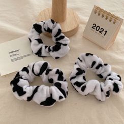 Yukami - Cow Print Furry Scrunchie Yukami - Cow Print Furry Scrunchie