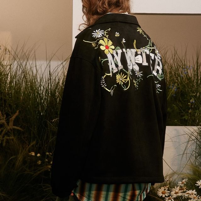 Chuoku-Collared Floral Lettering Embroidered Button Shacket
