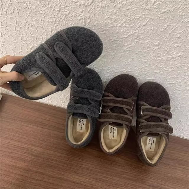Asterisk-Hook loop Mary Jane Shoes