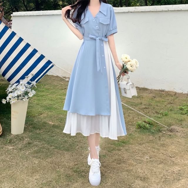 Cloud Nine-Kurzärmliges Midi-A-Linien-Kleid mit Kragen
