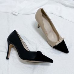 Babi n Pumkin - Bow-Accent Pointy Stilettos Babi n Pumkin - Bow-Accent Pointy Stilettos