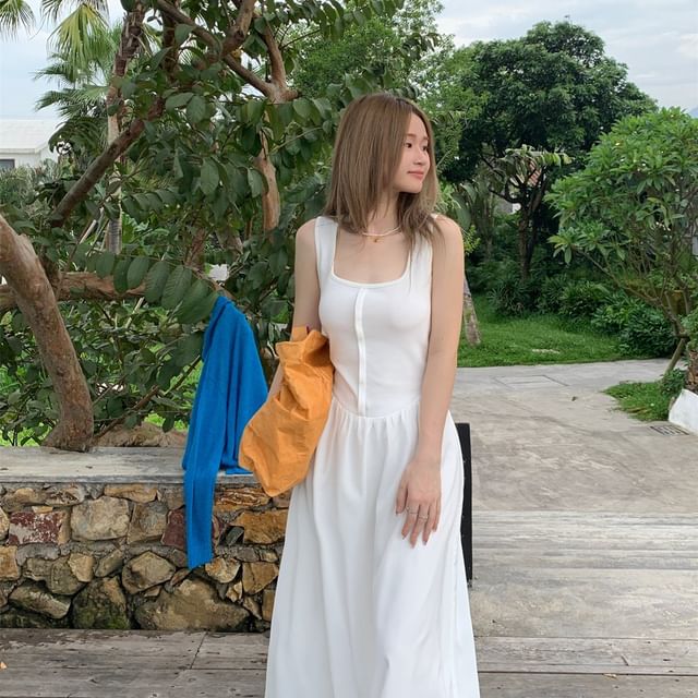 square neck sleeveless a-line dress in white Zapaka Women White A Line Boho Sweep Train Wedding Dress Square Neck  Sleeveless Bridal Dress – ZAPAKA UK main image 0