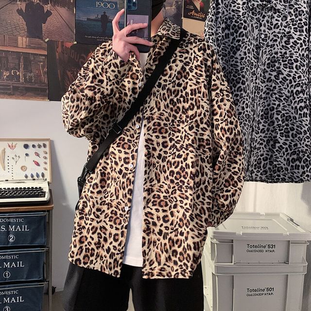 Orungeetun-Long Sleeve Collared Leopard Print Shirt