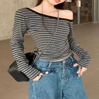 Everose-Long-Sleeve Cold Shoulder Striped Tee