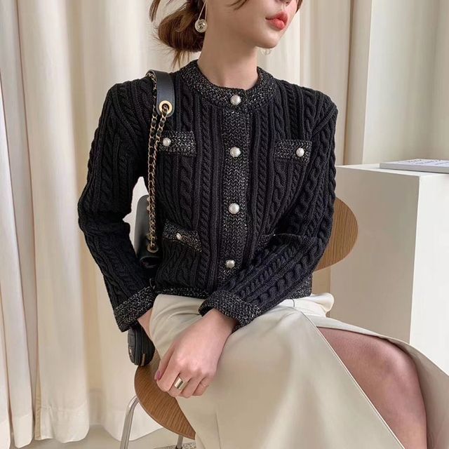 Everose-Cropped Cable Knit Cardigan