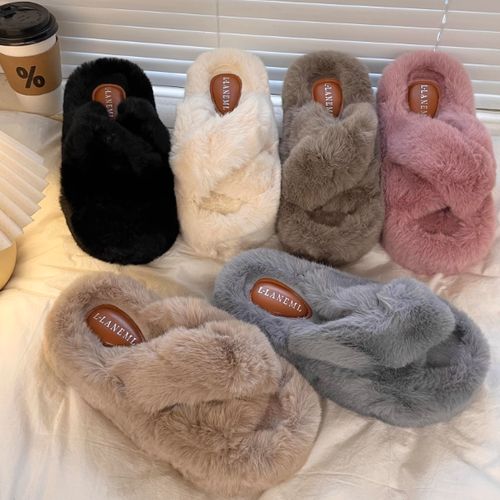 Plain fluffy online slippers