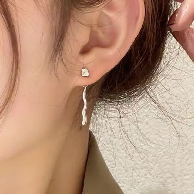 Kamuel-Wavy Drop Earring