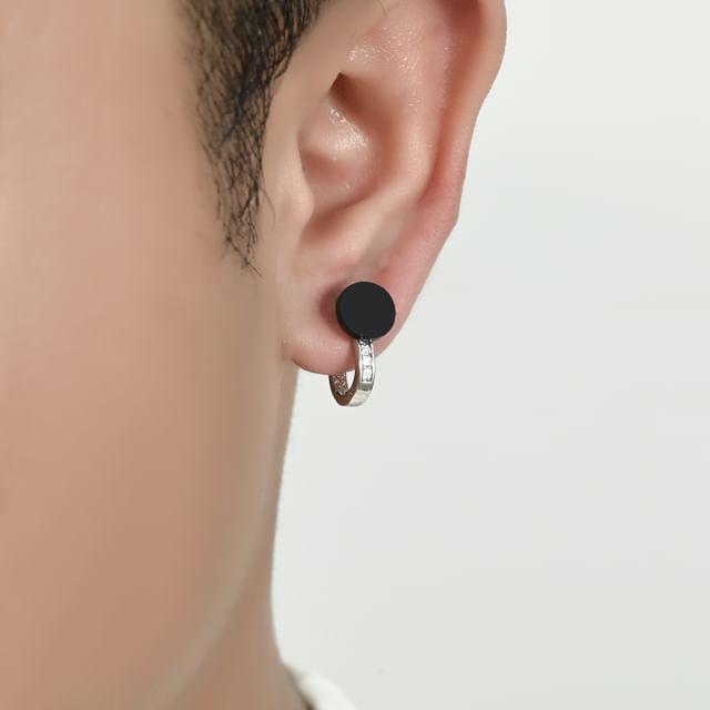 Lilafey-Round Stone Huggie Earring