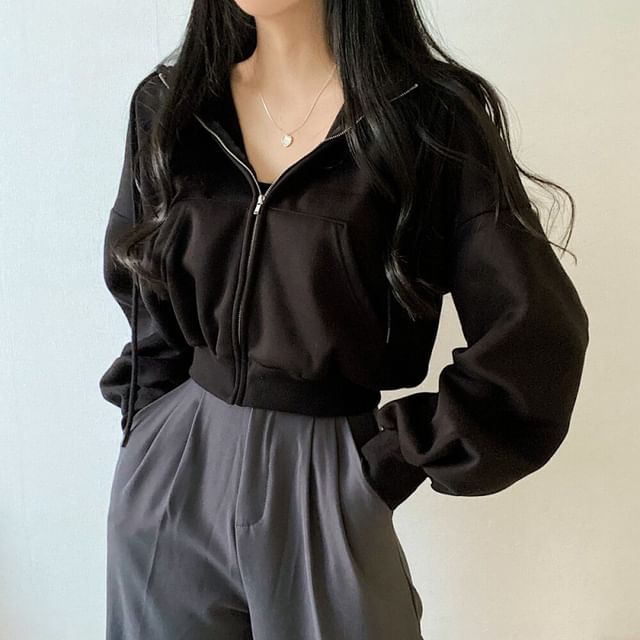 Jesong-Plain Crop Zip-Up Hoodie