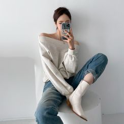 PPGIRL - Off-Shoulder Plain Top PPGIRL - Off-Shoulder Plain Top
