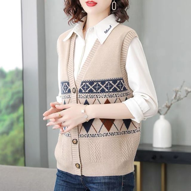 Maple Fair - Button-Up Argyle Sweater Vest | YesStyle