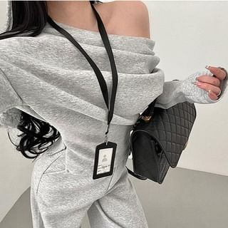 RainGirl-One-Shoulder Plain Sweatshirt