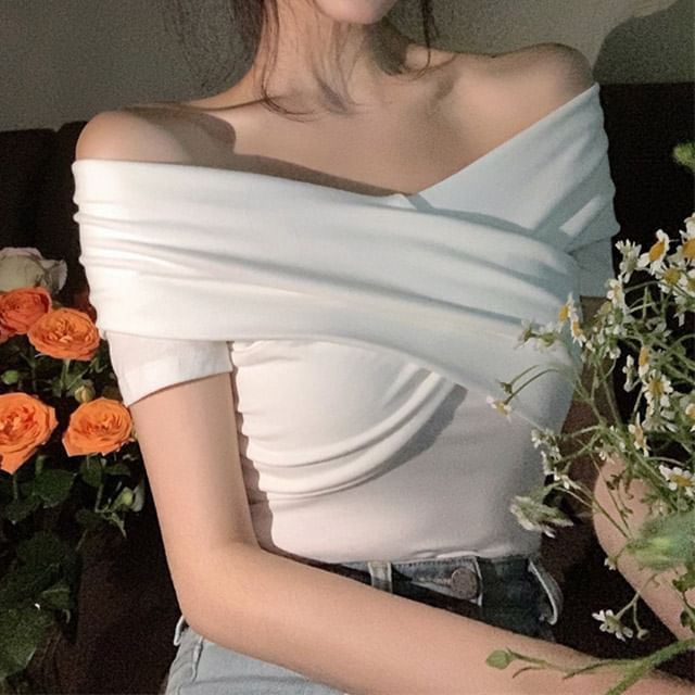 Cloud Nine-Short-Sleeve Off Shoulder Plain Wrap Tee