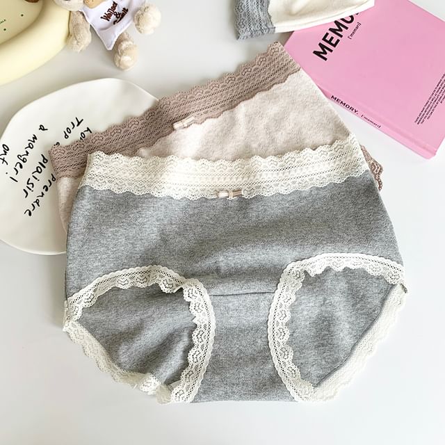 Gecko-Lace Trim Panty