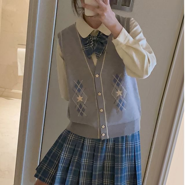 Glotto-V-Neck Argyle Star Button Knit Vest