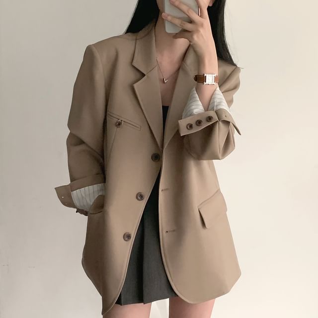 Coris-Lapel Collar Plain Button Blazer