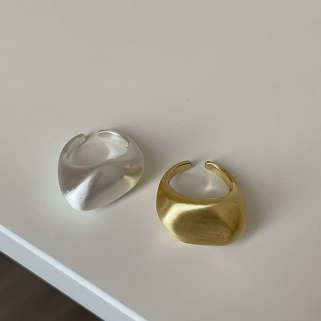 Panda Dama-Metallic Signet Ring