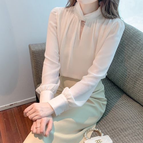 White keyhole best sale blouse with collar