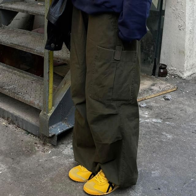 DragonRoad-Mid Rise Plain Wide Leg Cargo Pants