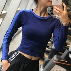 Long-Sleeve Cropped Sports T-Shirt