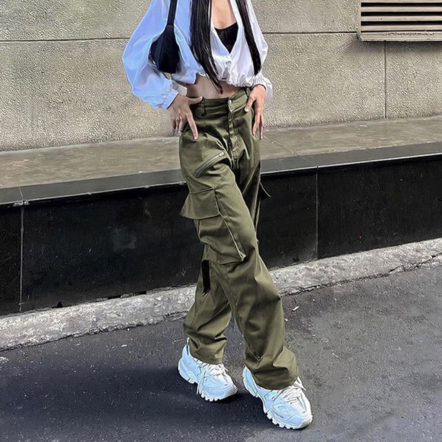 40+ Seriously Stylish Cargo Pants Outfit Ideas for Women in 2022 | La Belle  Society