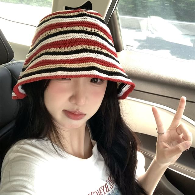 Combon-Striped Knit Bucket Hat