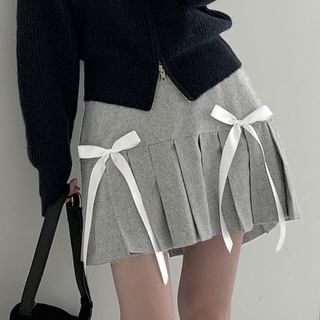 Sosana Low Rise Plain Bow Accent Mini Pleated Skirt
